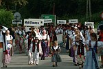 02.08.2003 WISLA  XL TYDZIEN KULTURY BESKIDZKIEJ TKB KOROWOD ZESPOLOW CZOLO KOROWODU DZIECI Z ZESPOLU MALI TKOCZE Z WISLY<br>plyta nr 10